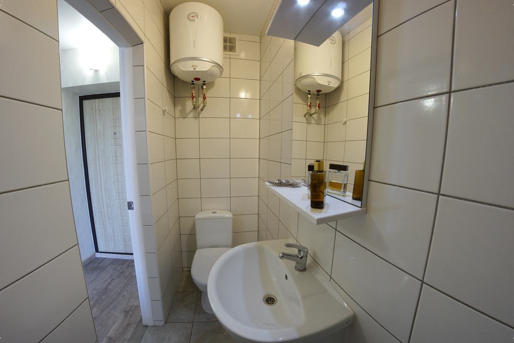 54A Tselinogradskaia Str At Alekseevka Underground Charkov Buitenkant foto