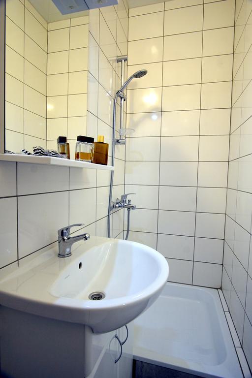 54A Tselinogradskaia Str At Alekseevka Underground Charkov Buitenkant foto